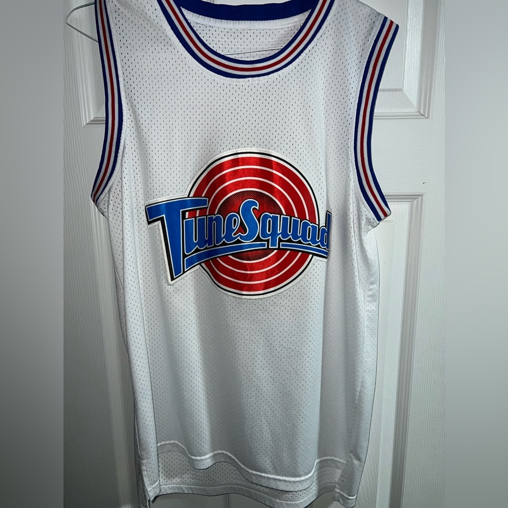 Buggs Bunny Space Jam Jersey white size Men’s Large. Never worn